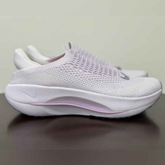 Nike Shoes - Nike Reina EasyOn Lilac